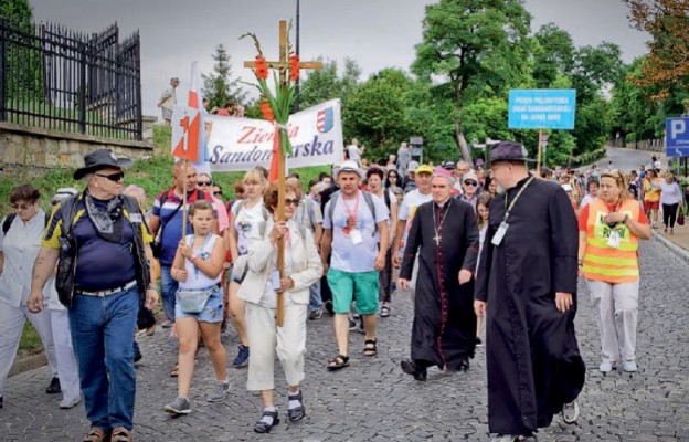 W ubiegłym roku w pielgrzymce uczestniczyło 1300 pątników