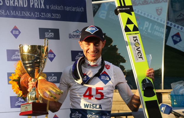 Kamil Stoch z pucharem