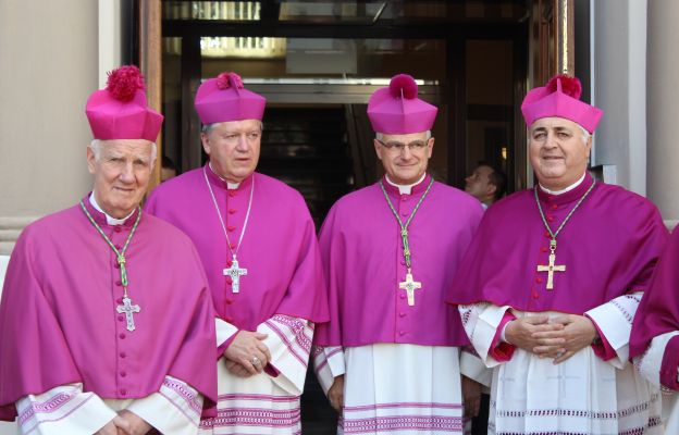 Od lewej: bp Ignacy Dec, abp Józef Kupny, bp Marek Mendyk, abp Salvatore Pennacchio