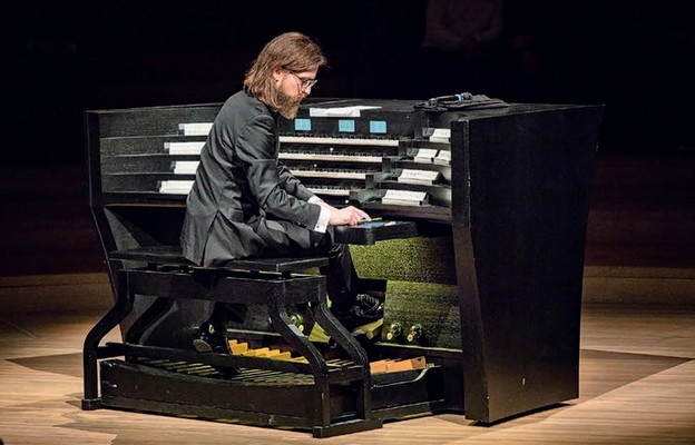 Mimo że T. Cornelius występuje w renomowanych salach koncertowych na całym świecie, chętnie koncertuje również dla publiczności na Dolnym Śląsku