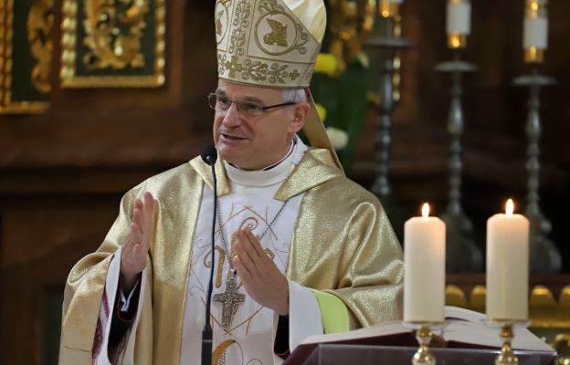 Homilię wygłasza ksiądz biskup ordynariusz Marek Mendyk