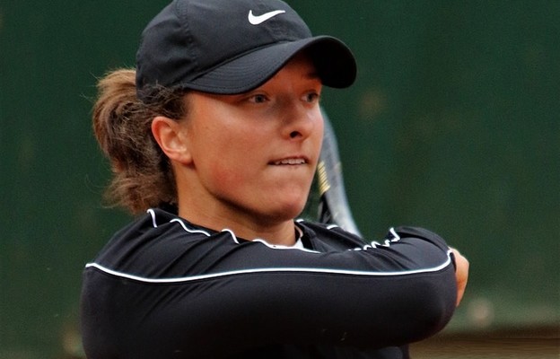 Turniej WTA w Stuttgarcie - Świątek przegrała z Rybakiną