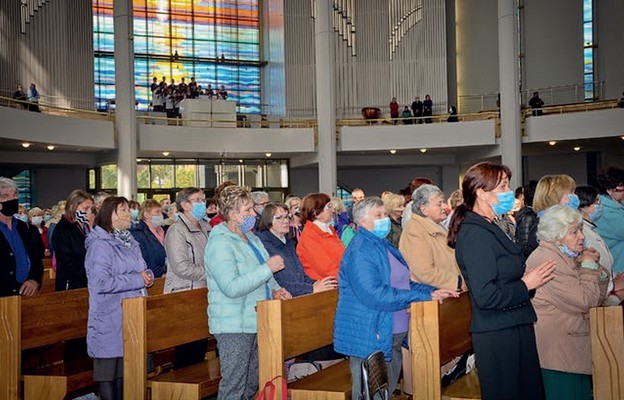 Uczestnicy pielgrzymki modlili się za kapłanów