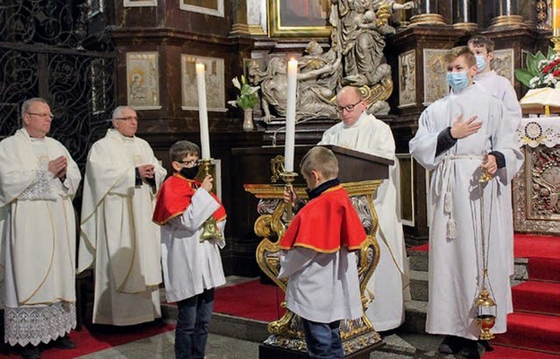 Tego dnia asystę mszalną przygotowała katedralna Służba Liturgiczna