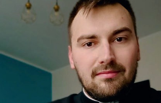 Ks. Wojciech Bujak od niedawna pełni obowiązki opiekuna wspólnoty „Płomień Pański”