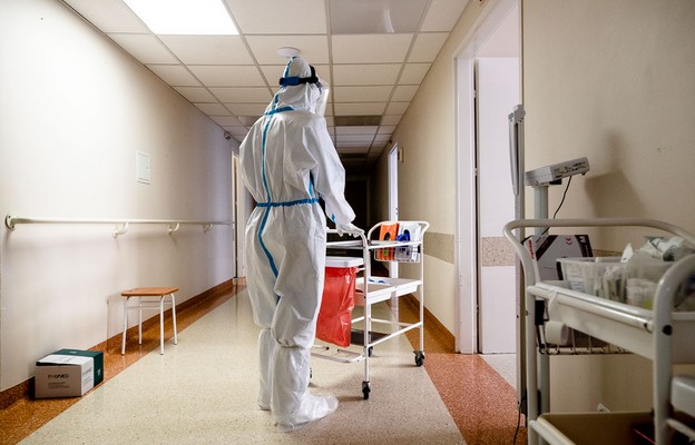 WHO: to nie koniec pandemii; oczekujemy, że pojawią się nowe warianty koronawirusa