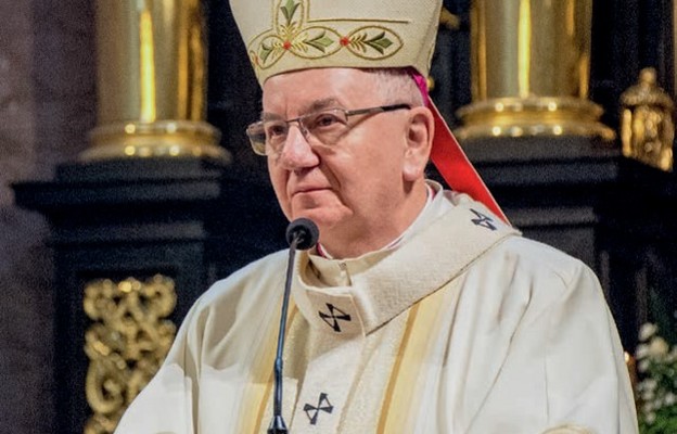 Po ustaniu zagrożenia będziemy ponownie przeżywać piękno liturgii i radość 
wspólnoty – mówi abp Stanisław Budzik