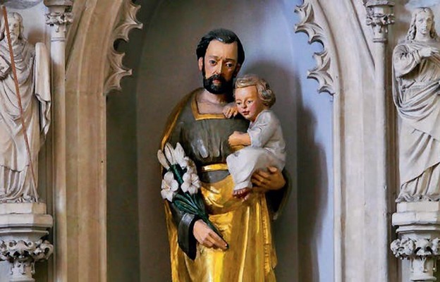 Figura św. Józefa z kościoła pod jego wezwaniem na osiedlu Staromieście w Rzeszowie