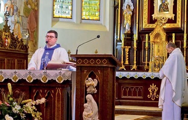 Mszy św. przewodniczył ks. Tomasz Żukowski, zaś homilię wygłosił ks. Tadeusz Syczewski