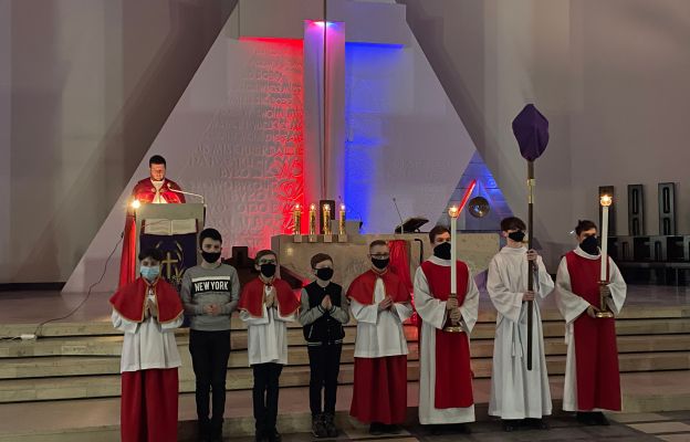 Nabożeństwo odbyło się równocześnie w 15. miejscach. Na zdjęciu Puławy, parafia Miłosierdzia Bożego. 
