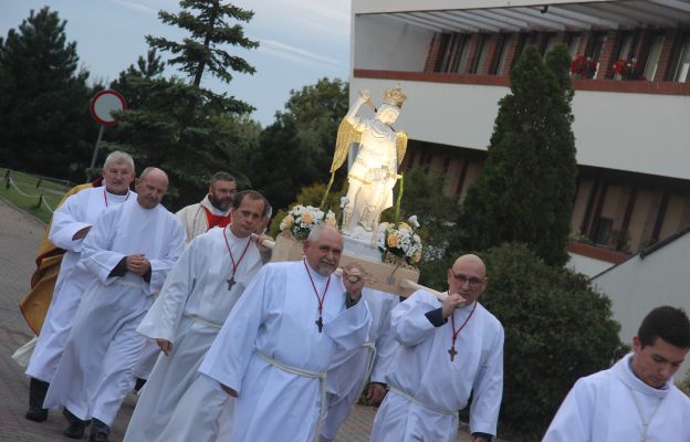 Figura św. Michała Archanioła zostałaprzywieziona z włoskiego Gargano