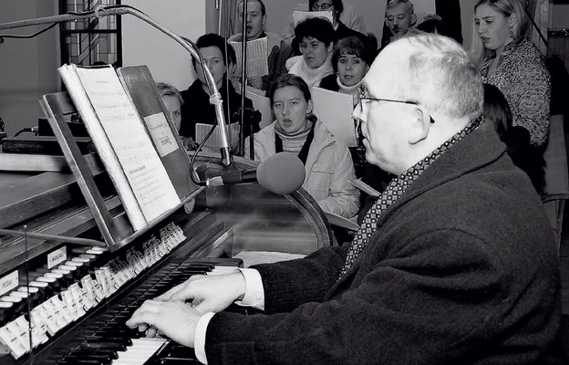 Przy organach w kościele św. Jana Bosko, z chórem Schola Cantorum Sokoloviensis
z Sokołowskiego Ośrodka Kultury