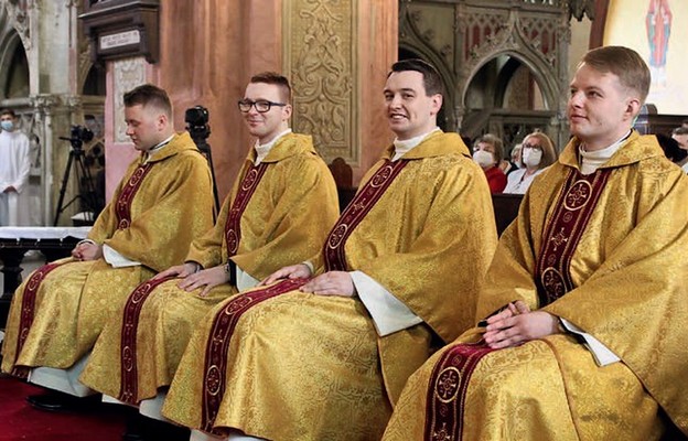 Kościół świdnicki ma czterech nowych prezbiterów