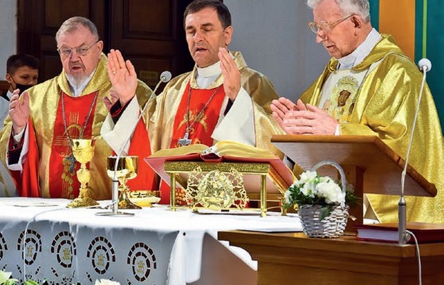 Mszy św. w intencji jubilata przewodniczy bp Piotr Sawczuk