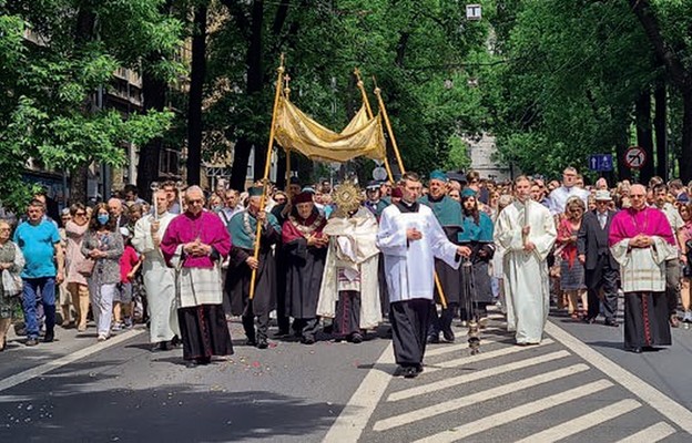 Ulicami Lublina przeszły procesje Bożego Ciała