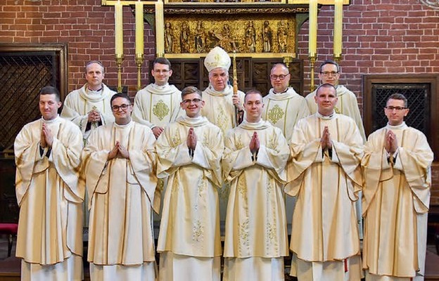 Nowo wyświęceni diakoni diecezji toruńskiej