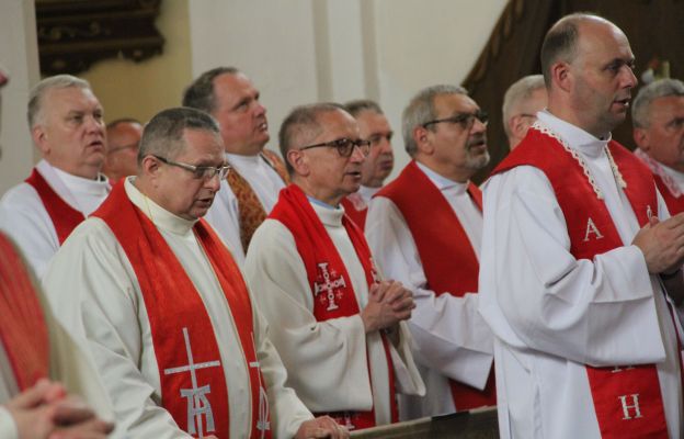 Prezbiterium diecezji zielonogórsko-gorzowskiej zgromadziło się w rokitniańskiej bazylice na wspólnej modlitwie w intencji Ojca Świętego