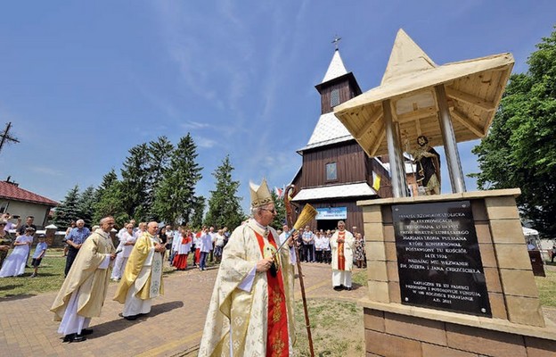 Poświęcenie wotywnej kapliczki