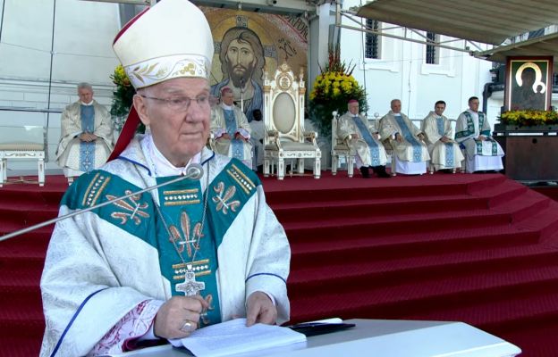 Bp Ignacy Dec podczas homilii