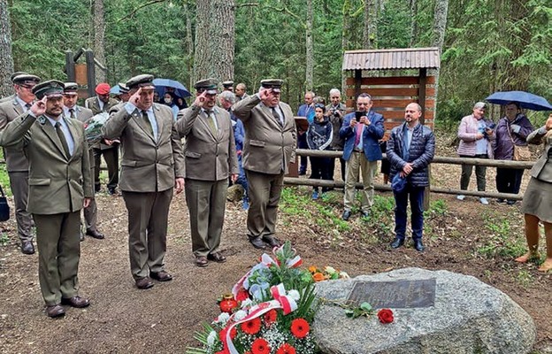 Leśnicy pamiętali o zamordowanym przez bolszewików sołtysie Janie Masiewiczu (2020 r.)