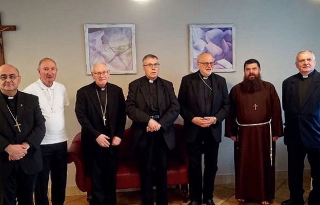 Ks. Jan Zalewski wraz z biskupami Skandynawii podczas ich obrad w Szczecinie