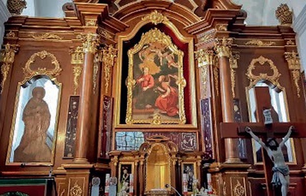 Łaskami słynący obraz Zwiastowania znajduje się we franciszkańskim kościele
