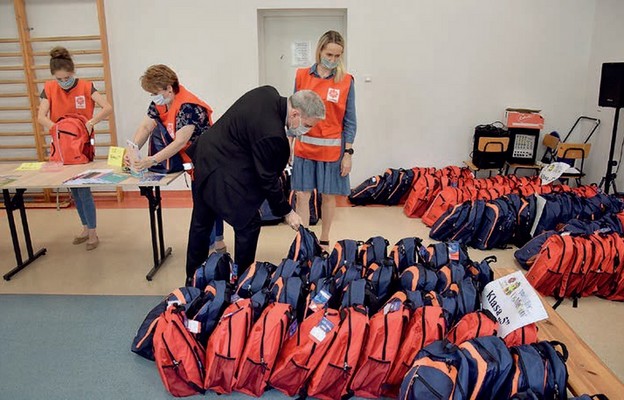 Ponad 200 plecaków trafi do dzieci