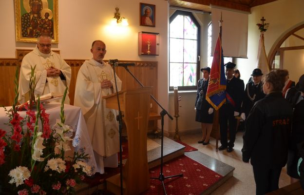 Uroczystość Matki Bożej Częstochowskiej stała się dla mieszkańców Kostrza okazją do dziękczynienia za dar ich wspólnoty.