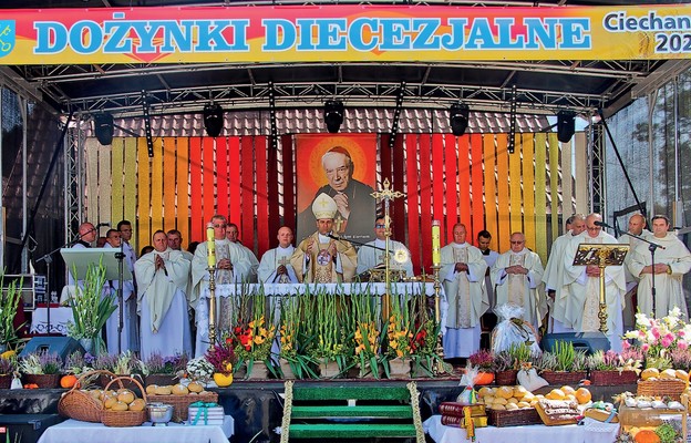 Liturgii przewodniczył bp Piotr Sawczuk