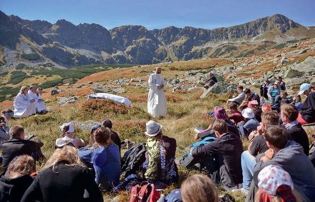 Na górskich szlakach studenci także odkrywają Boga