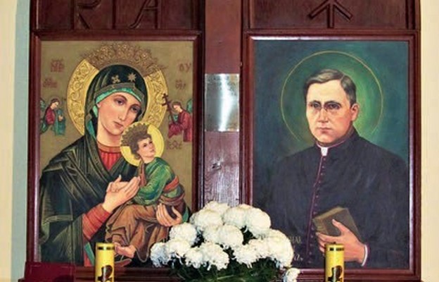 Ołtarz Matki Bożej Nieustającej Pomocy i bł. Michała Woźniaka w kościele w Kamionnie