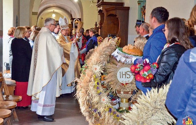 Poświęcenie wieńców dożynkowych w Krasnobrodzie