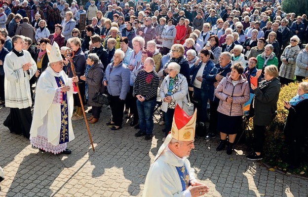 Świętowanie połączone zostało z diecezjalną pielgrzymką róż różańcowych