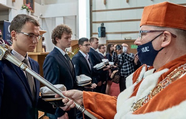 Nowi studenci złożyli uroczyste ślubowanie