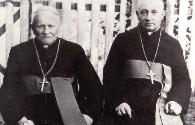 Do  dziś nie wiadomo, gdzie znajdują się prochy
abp. Antoniego J.Nowowiejskiego i bp. Leona Wetmańskiego