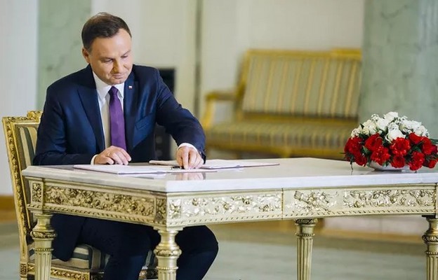 Prezydent Andrzej Duda podpisał ustawę budżetową na 2022 r.