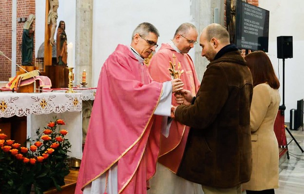 Uroczyste wprowadzenie relikwii świętych