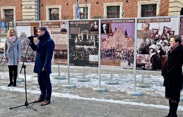 To 6 pokoleń Polaków żyjących w niewoli, ale zachowujących polską tradycję – powiedział dr Filip Musiał, otwierając wystawę