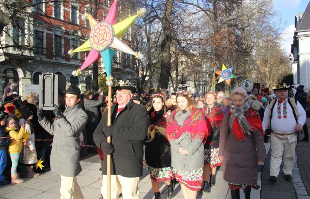 11. Lubuski Orszak Trzech przeszedł zielonogórskim deptakiem po rocznej przerwie