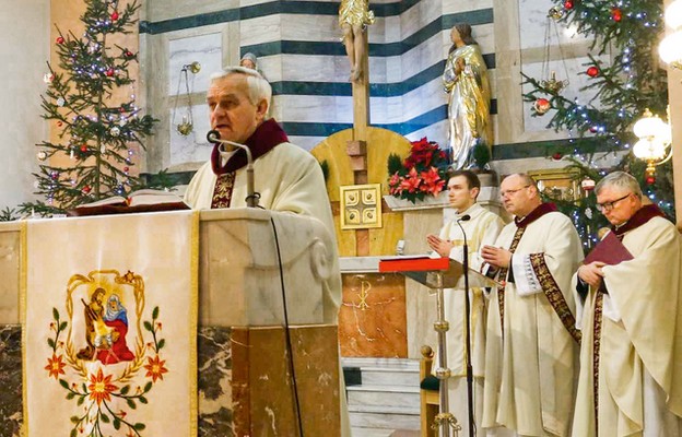 Proboszcz parafii ks. Wiesław Karaś zaprasza do wspólnej modlitwy