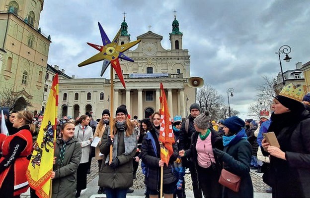 Uczestników orszaku prowadziła Gwiazda