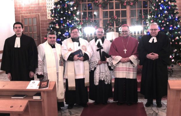 Uczestnicy nabożeństwa ekumenicznego w Kleszczowie