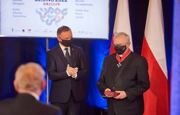 Duszpasterz sportowców odznaczony Krzyżem Komandorskim Orderu Odrodzenia Polski