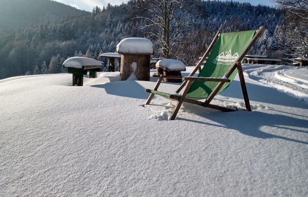 Widok na Góry Sowie ze schroniska Zygmuntówka położonego 740 m n.p.m. 