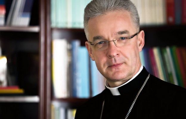 Bp Wiesław Lechowicz