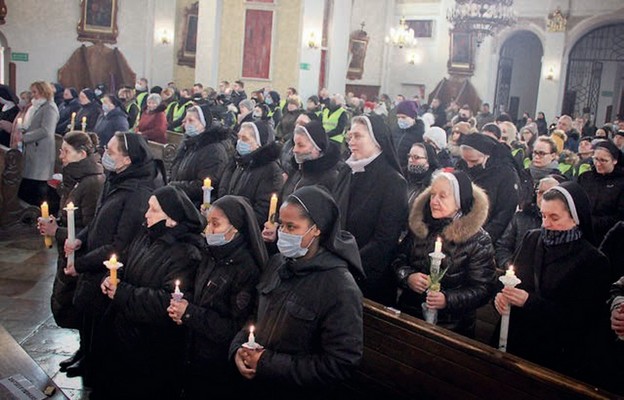 Msza św. z odnowieniem ślubów zakonnych w rokitniańskiej bazylice