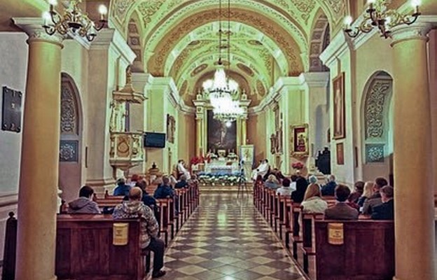 Kościół św. Anny stoi przy pl. Kkróla Zygmunta Starego 2A