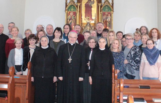 Grupa biorąca udział w zimowej edycji rekolekcji dla katechetów