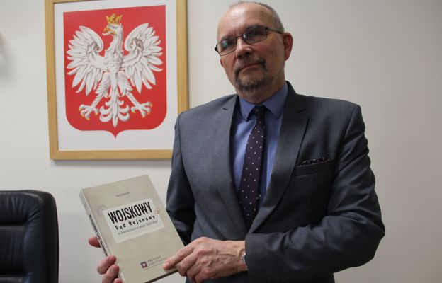 Pozycja to efekt wieloletnich zainteresowań historyka problematyką Żołnierzy wyklętych oraz niezłomnych zwykłych ludzi z terenu Środkowego Nadodrza