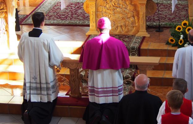 Biskup Roman Pindel: To czas na miłosierdzie chrześcijańskie